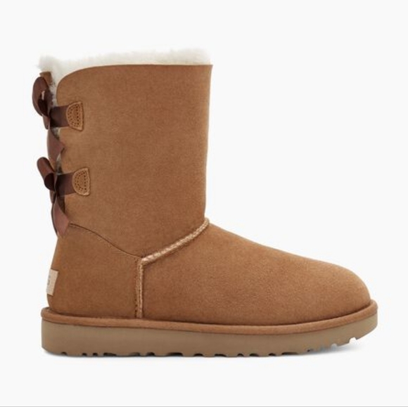 UGG Bailey Boots - Picture 4 of 5